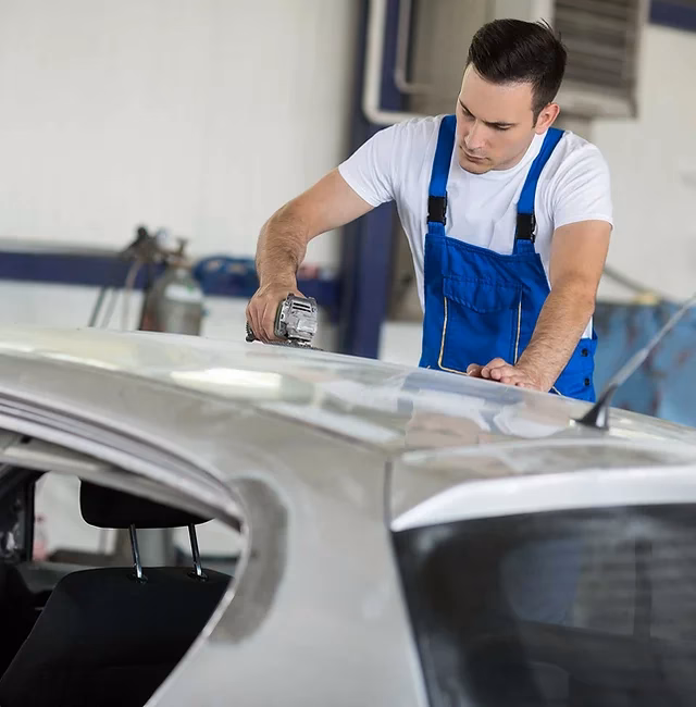 Who is Saviour car recovery & assistance?