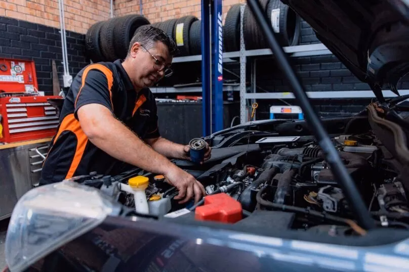 Who is Illawarra Diesel Servicing?