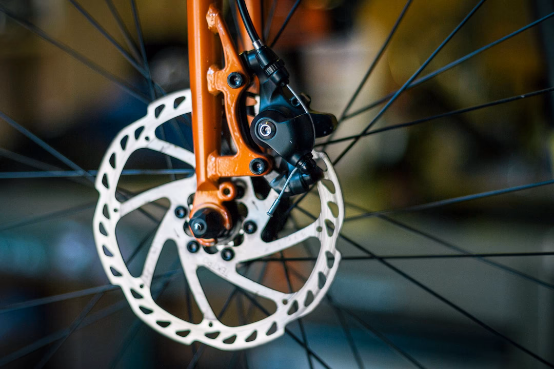 What type of brake does a bike use?
