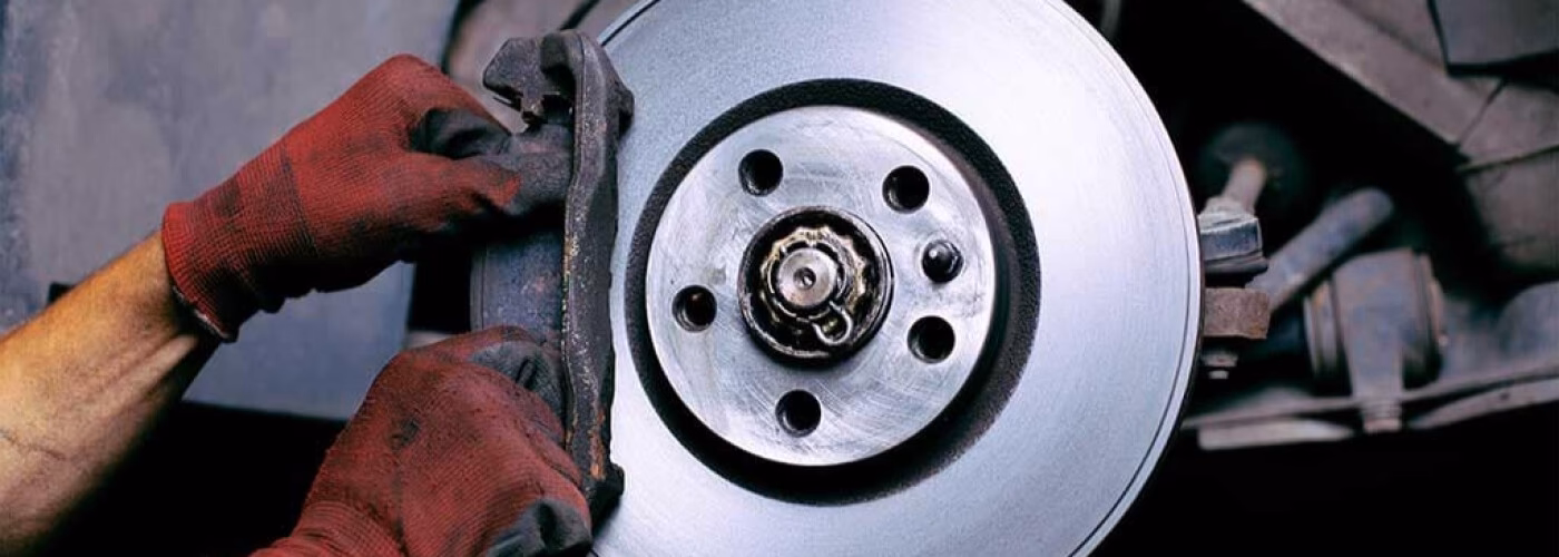 Do drum brakes need to be adjusted?