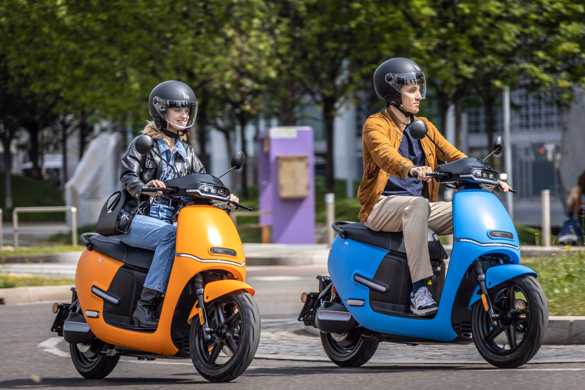 Do electric mopeds have to be registered in the UK?
