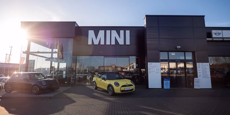 Who is Lloyd North Tyneside mini?