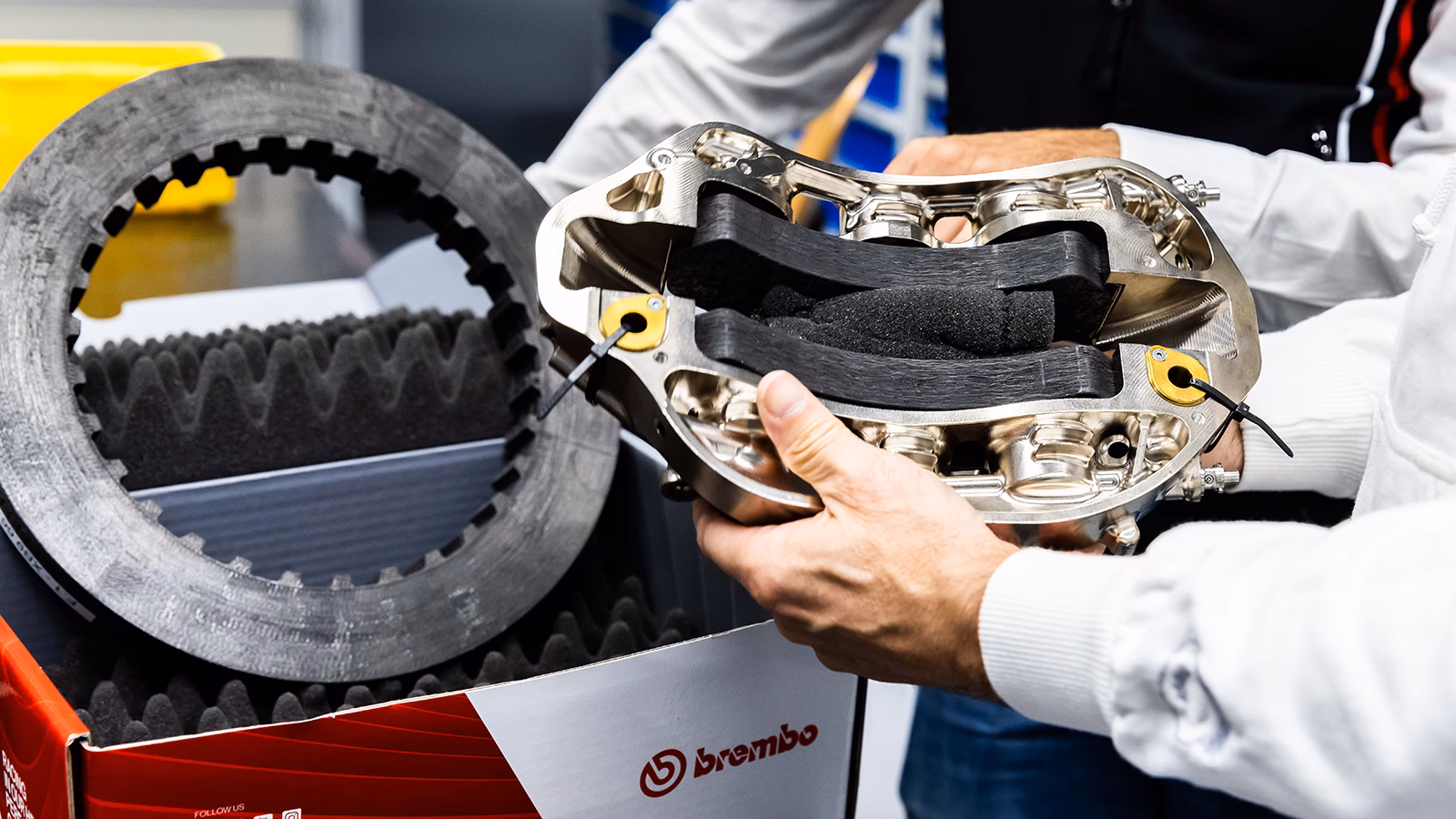 Do GTE teams need to change brakes?