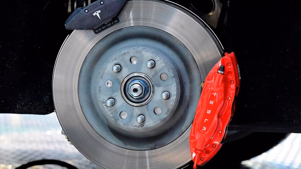 Does Tesla use regenerative braking?