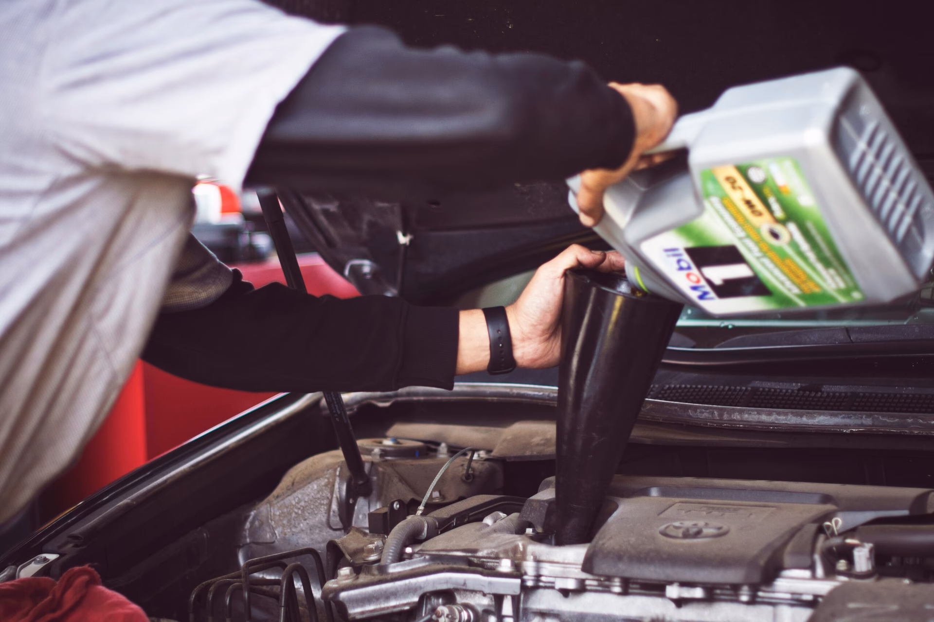 Why does my diesel engine never get clean oil?