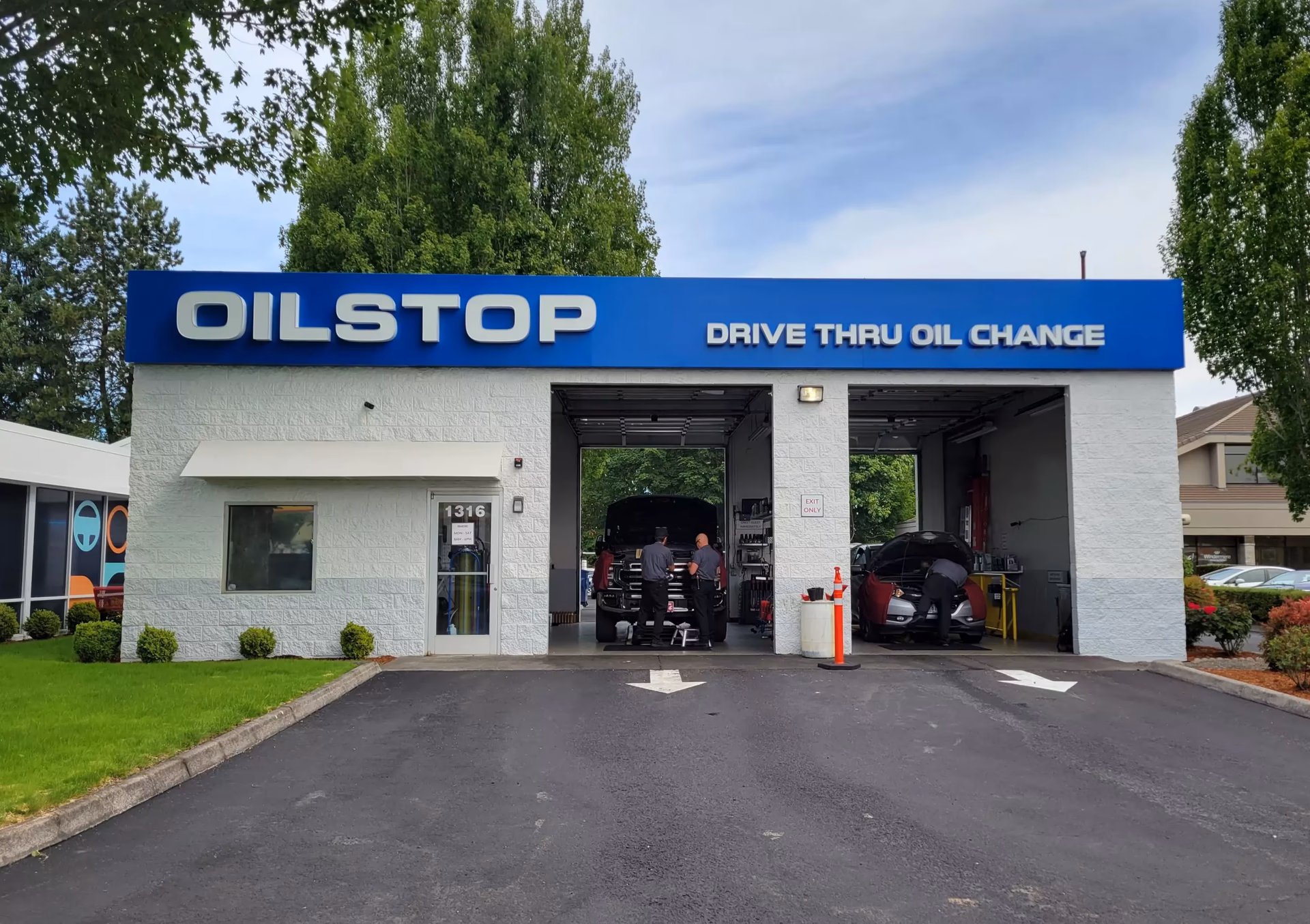 What are people saying about oil change stations services in Salt Lake City?