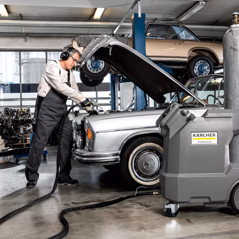 Can you use dry ice to clean a car?