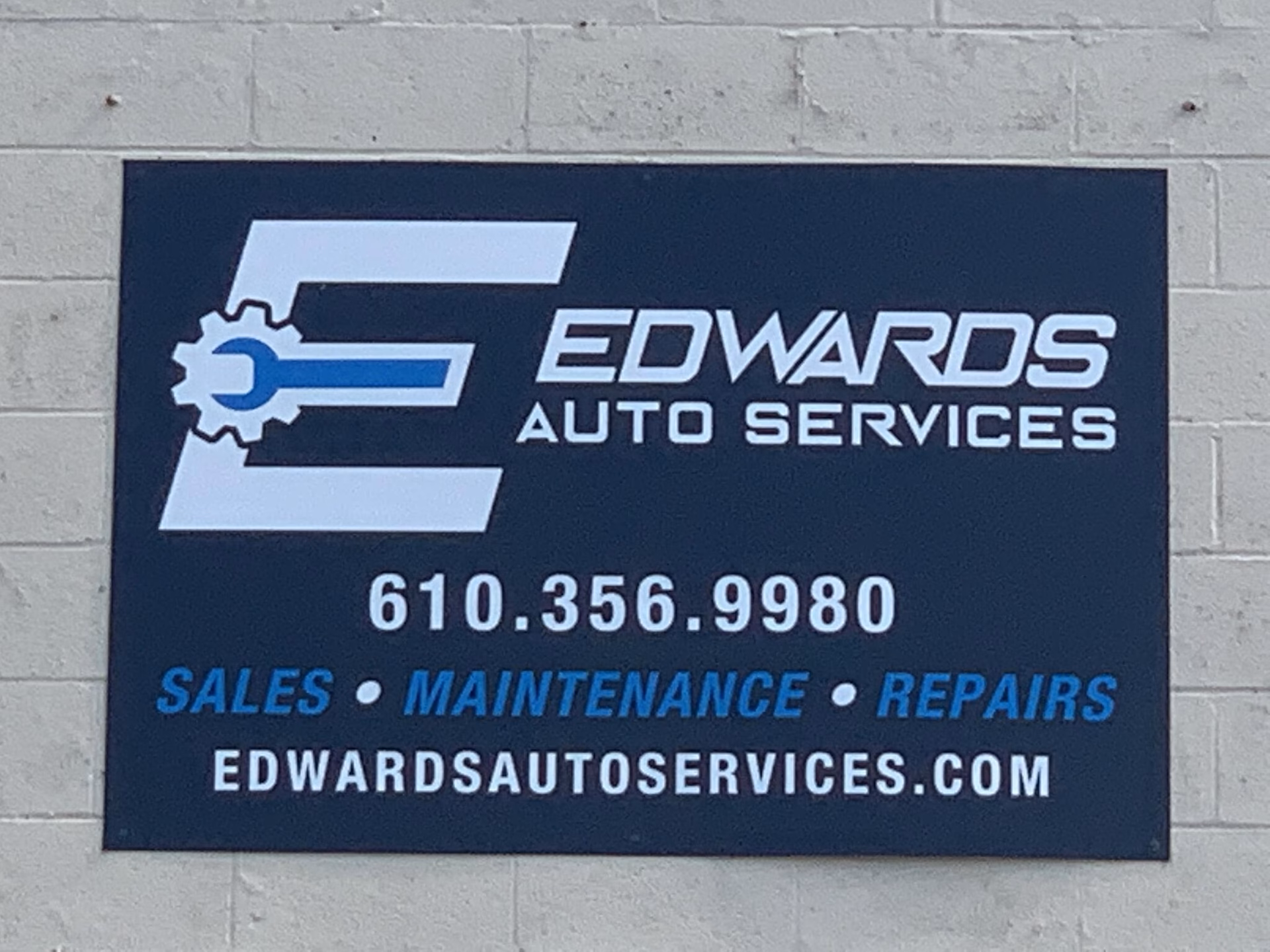 Who are Edwards Coaches?