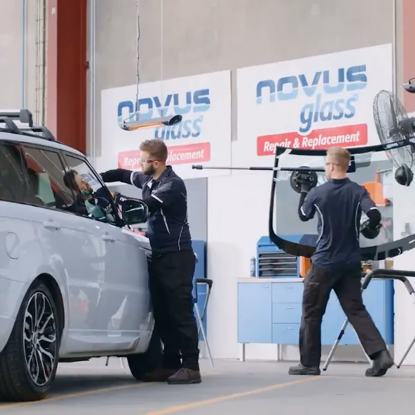 Does fast Autoglass do windscreen repairs?