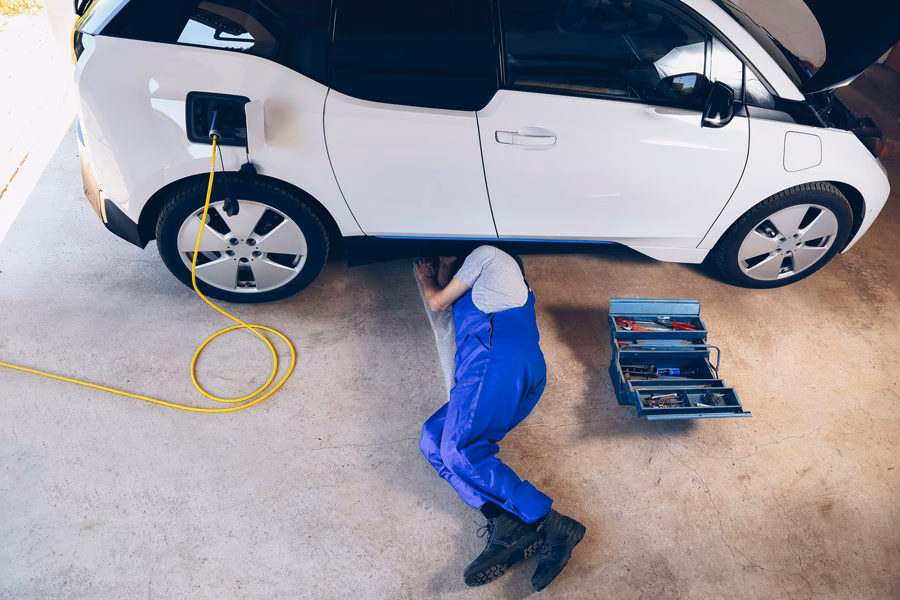 How much does it cost to buy an electric car?