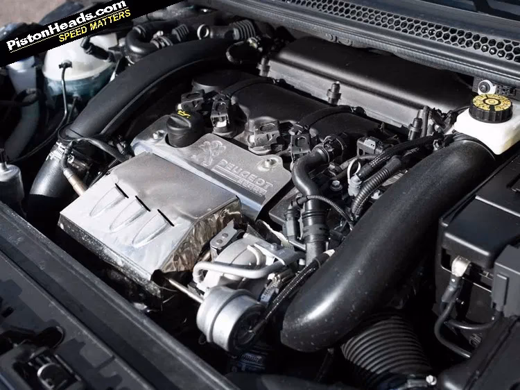 What does the new nose of the Peugeot RCZ add?