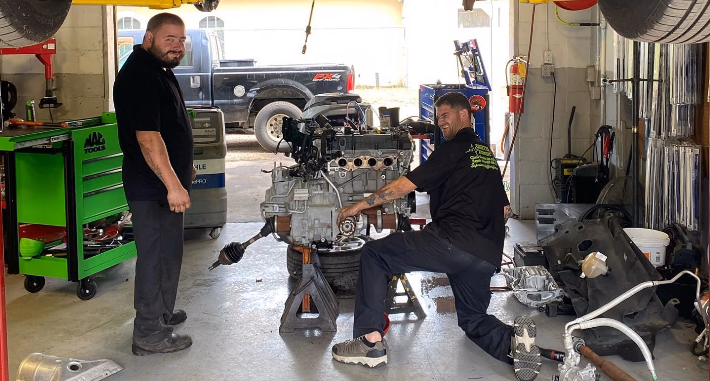 What does an engine builder do?