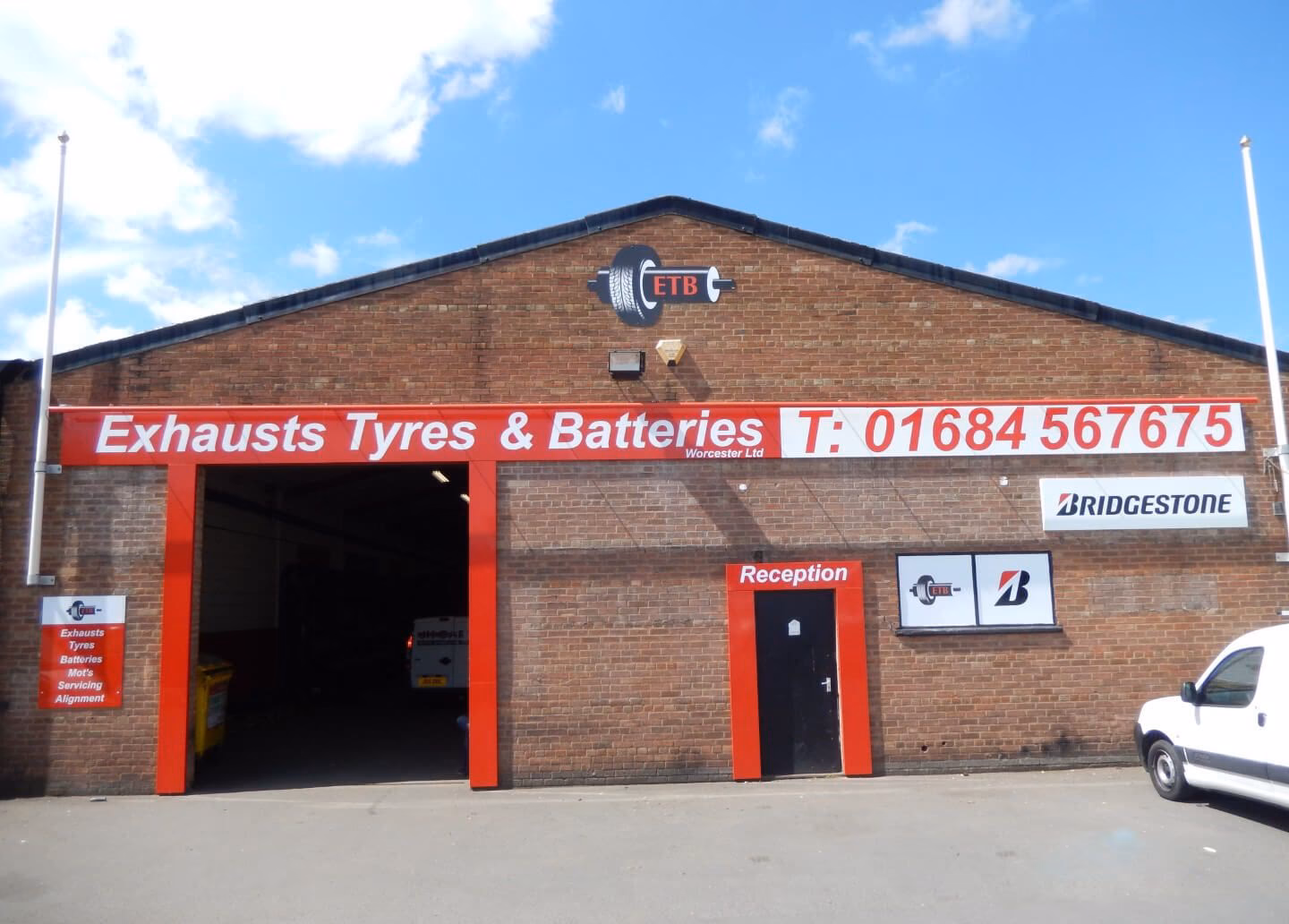 Who are ETB Autocentres Worcester farrier St?