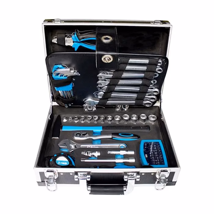 What parts are included in a clutch kit?