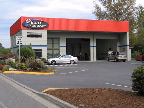 Where can I find a car service centre in the UK?