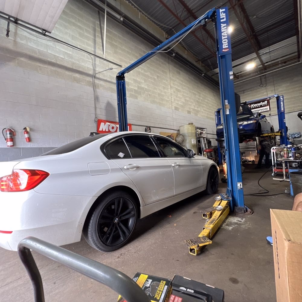 Does eurolize auto boutique repair a Mercedes?