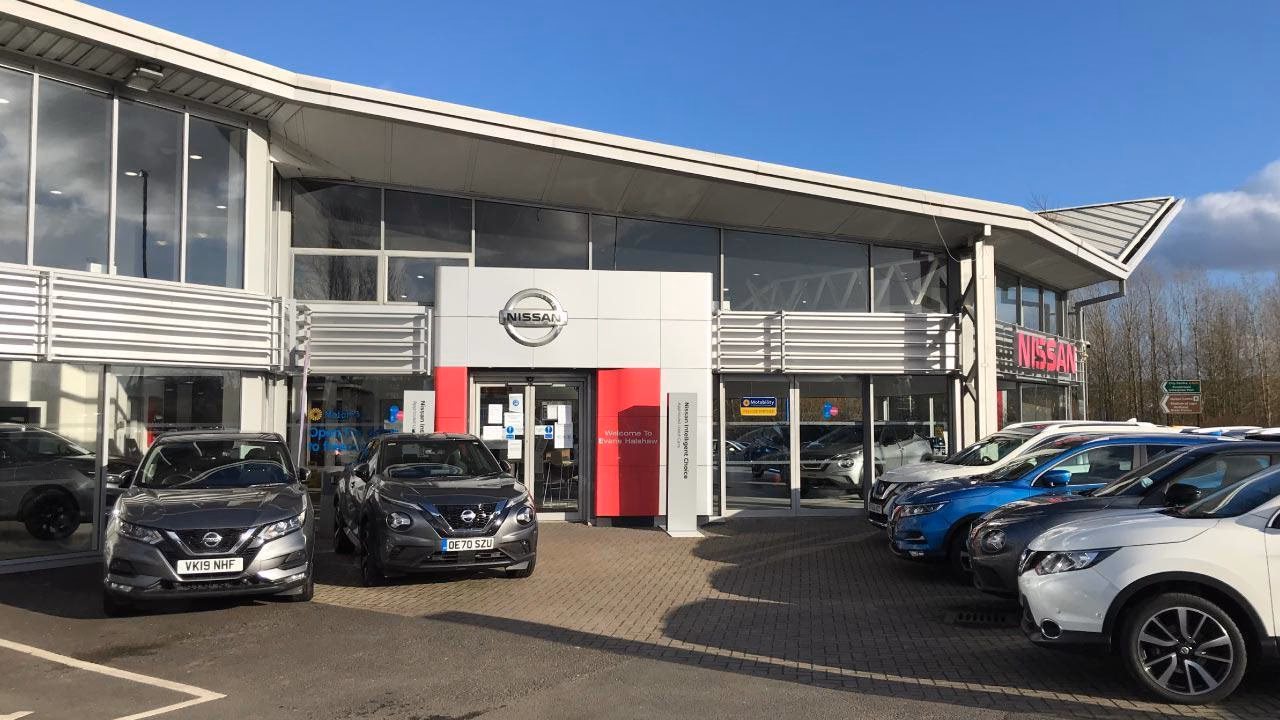 What services does Evans Halshaw Doncaster Nissan offer?