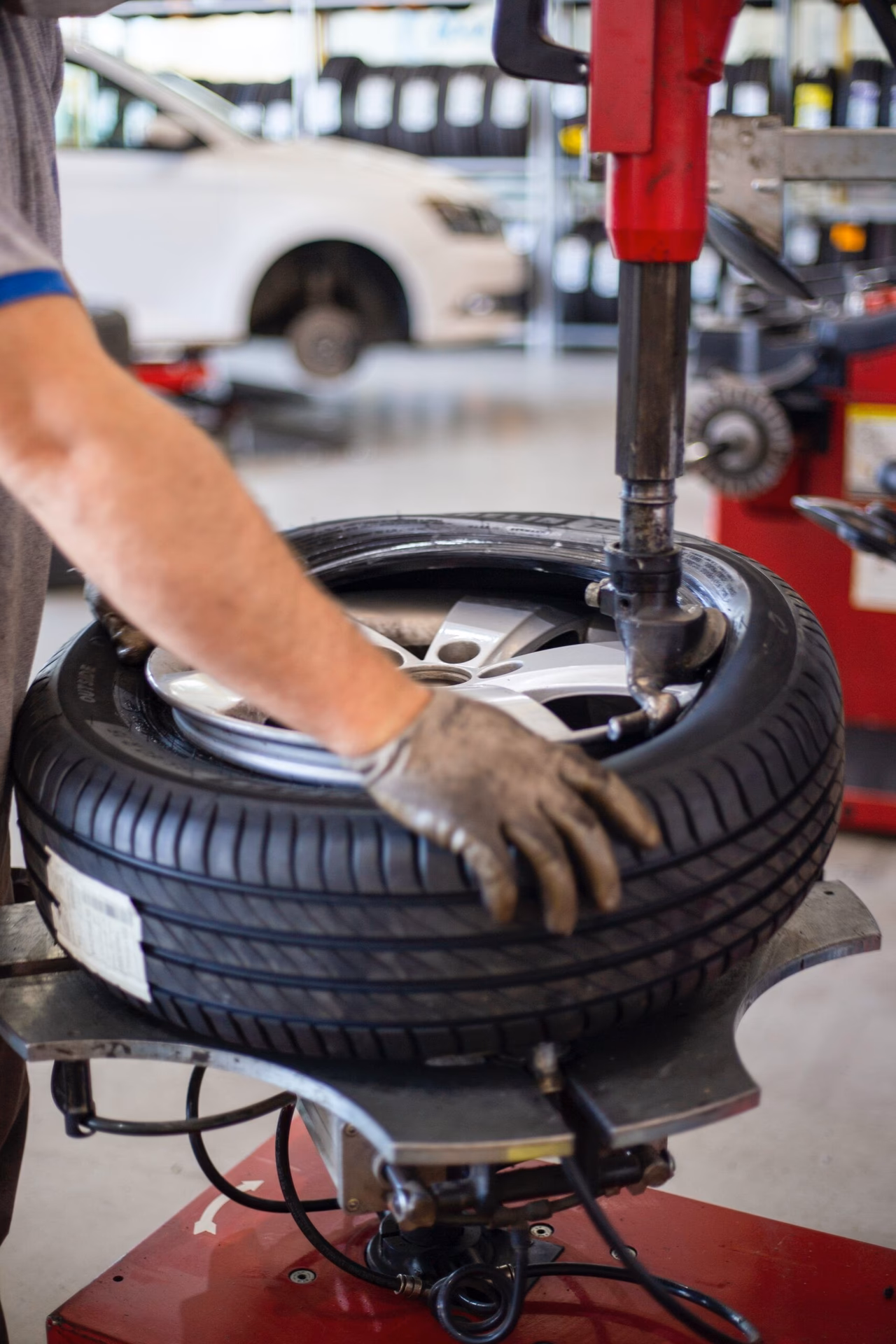Who are Altrincham tyres & exhaust?
