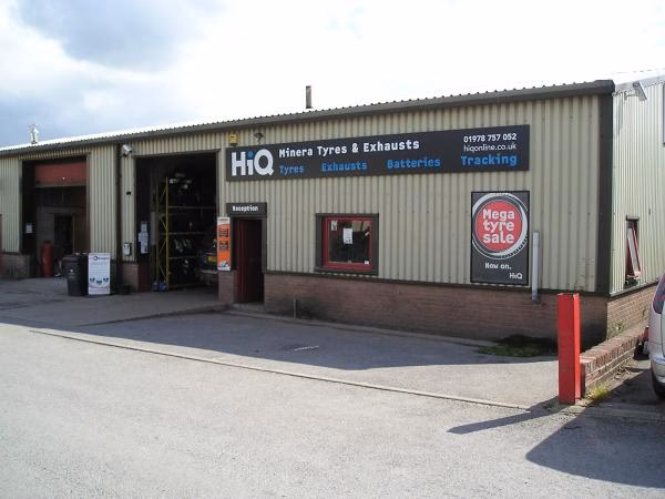 Does Wrexham tyres have a fitting bay?
