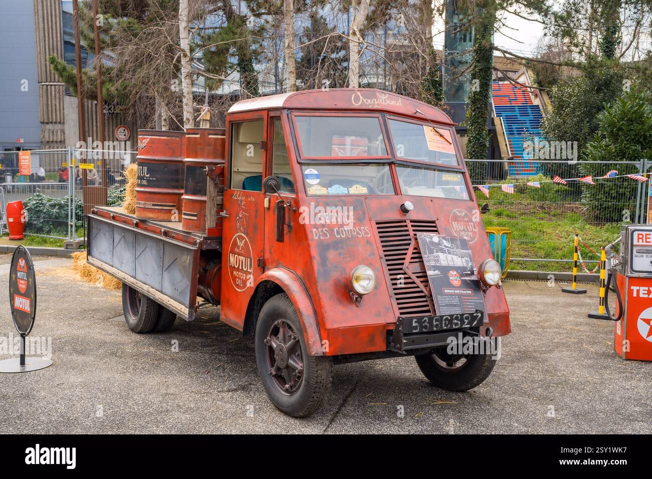 Are showman's goods vehicles exempt from MOT testing?