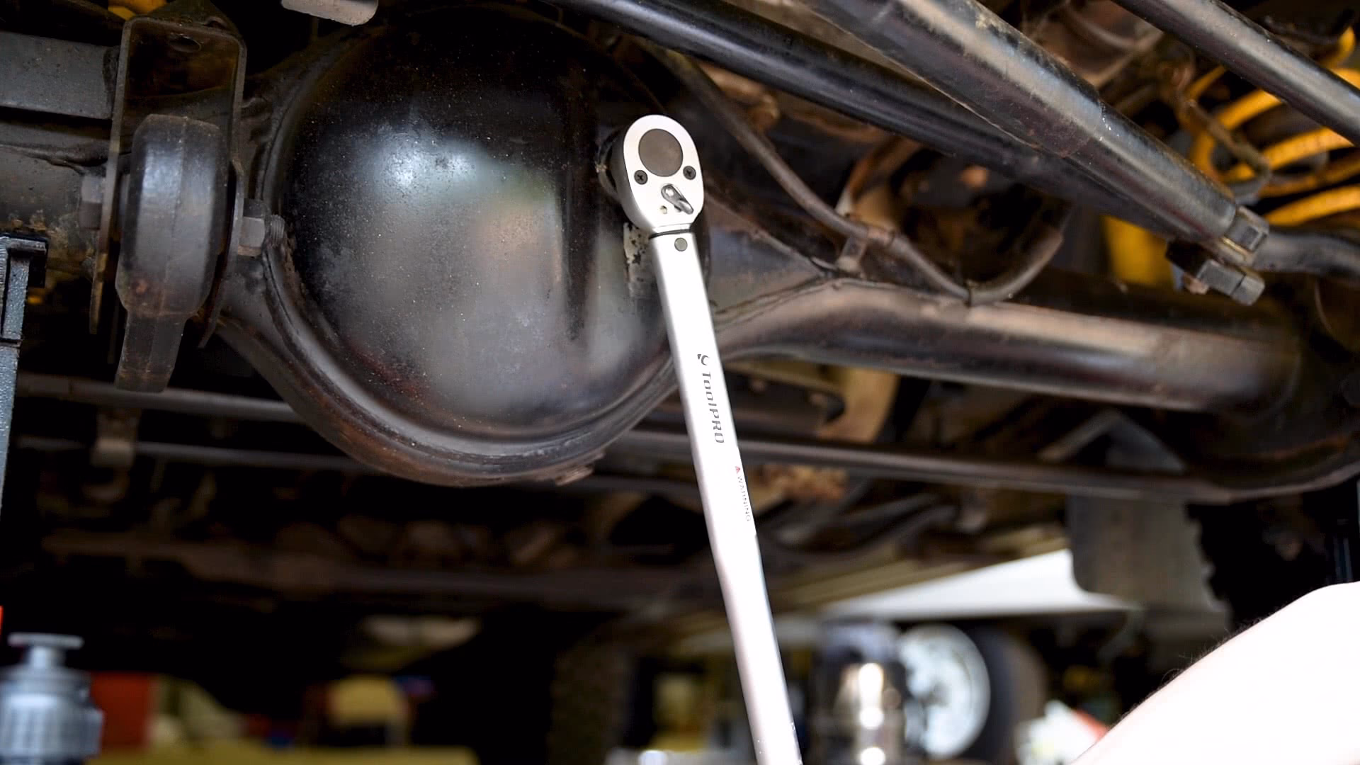 What kind of oil do you use on a Falcon One-Tonner?