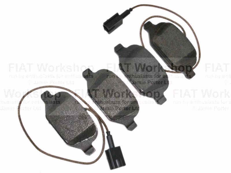What type of braking system does a Fiat 500 have?