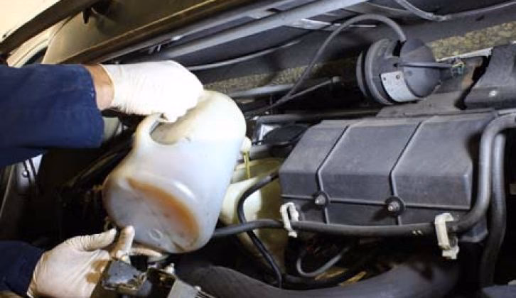 How to change engine oil on Fiat Ducato?