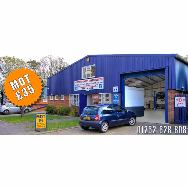 Where is Fleet railway station?