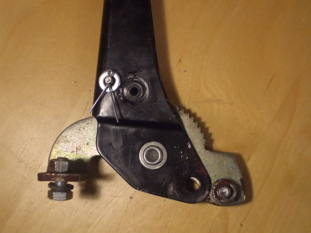 How do you use a handbrake on a ratchet?