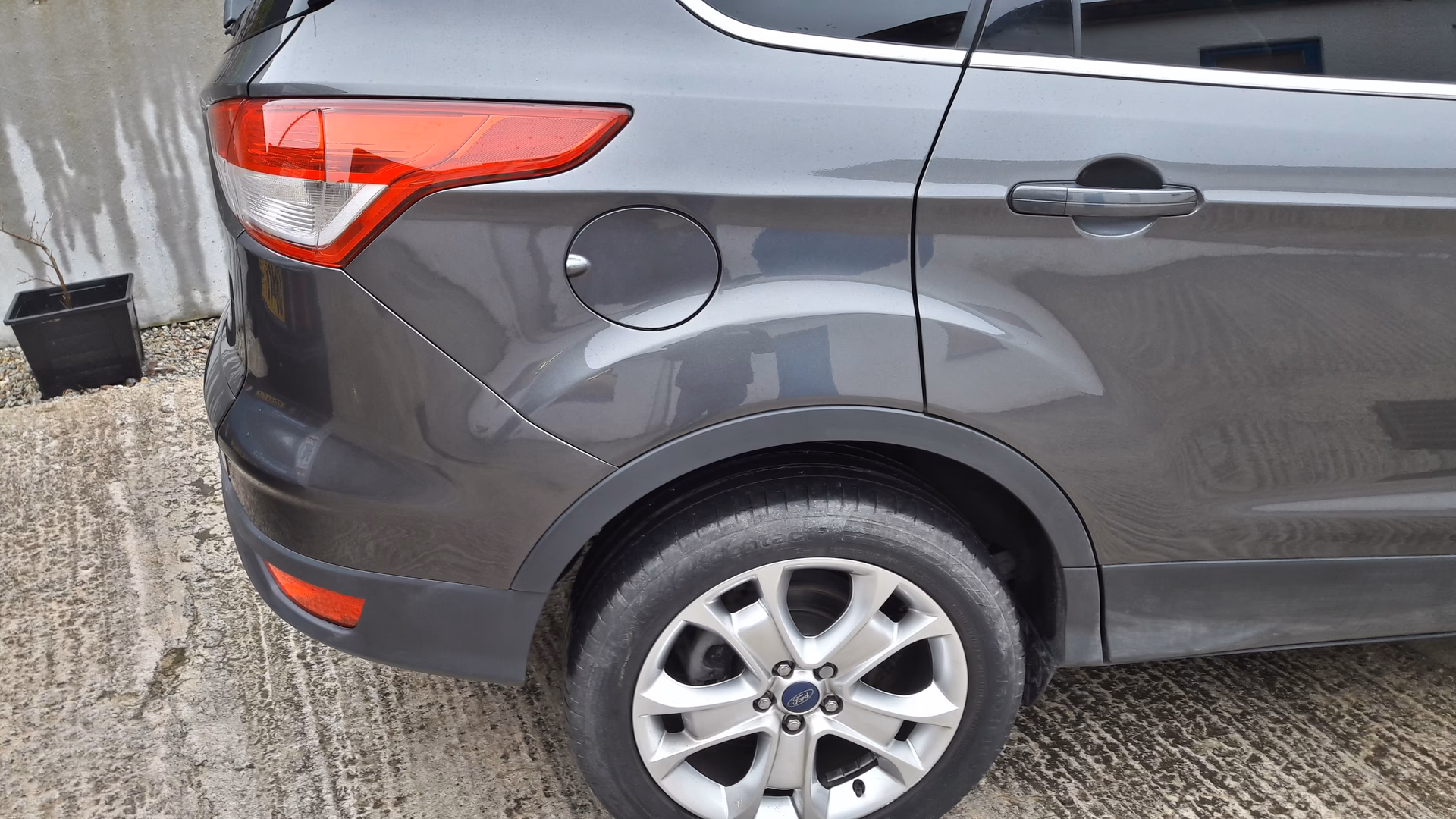 Who are Barnstaple's main dealer specialists?