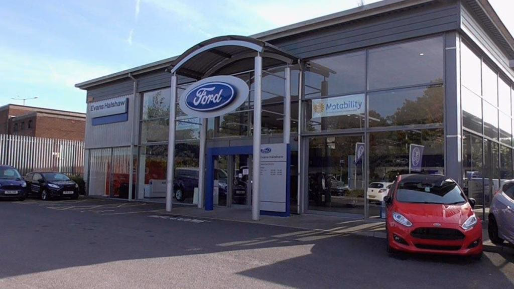 Does Evans Halshaw Ford Burnley have a credit card?