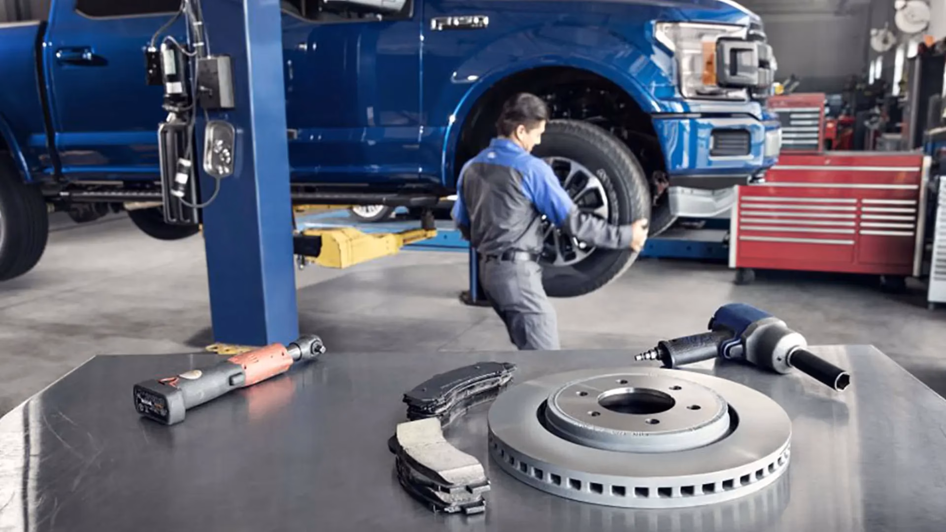 Where can I buy a new car at Park's Ford Elgin?