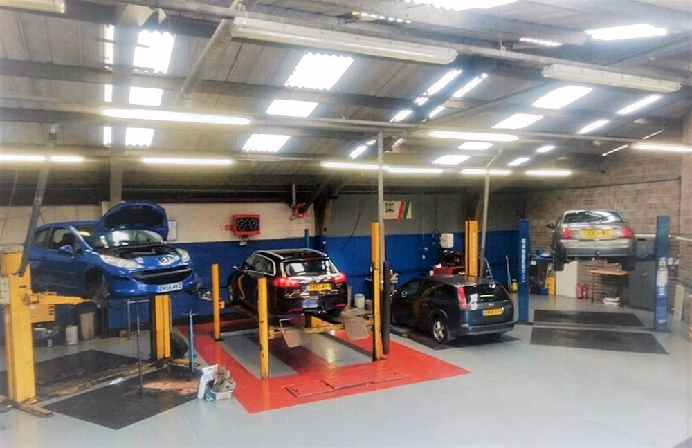Who is Exmouth service centre & towing?