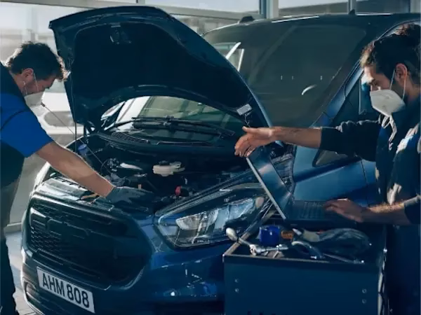 How do I contact OMC Ford (Oldham)?