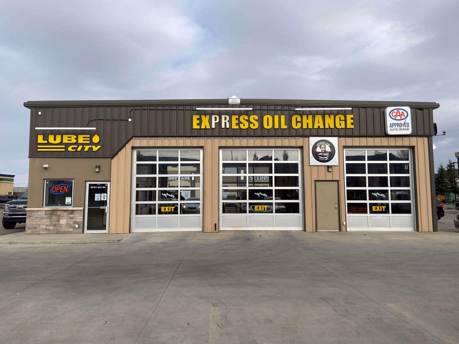 Where can I get an oil change in Fort Saskatchewan?