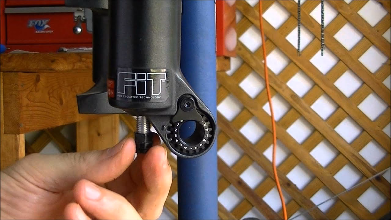 How much oil do you put in a Fox 36 Talas?