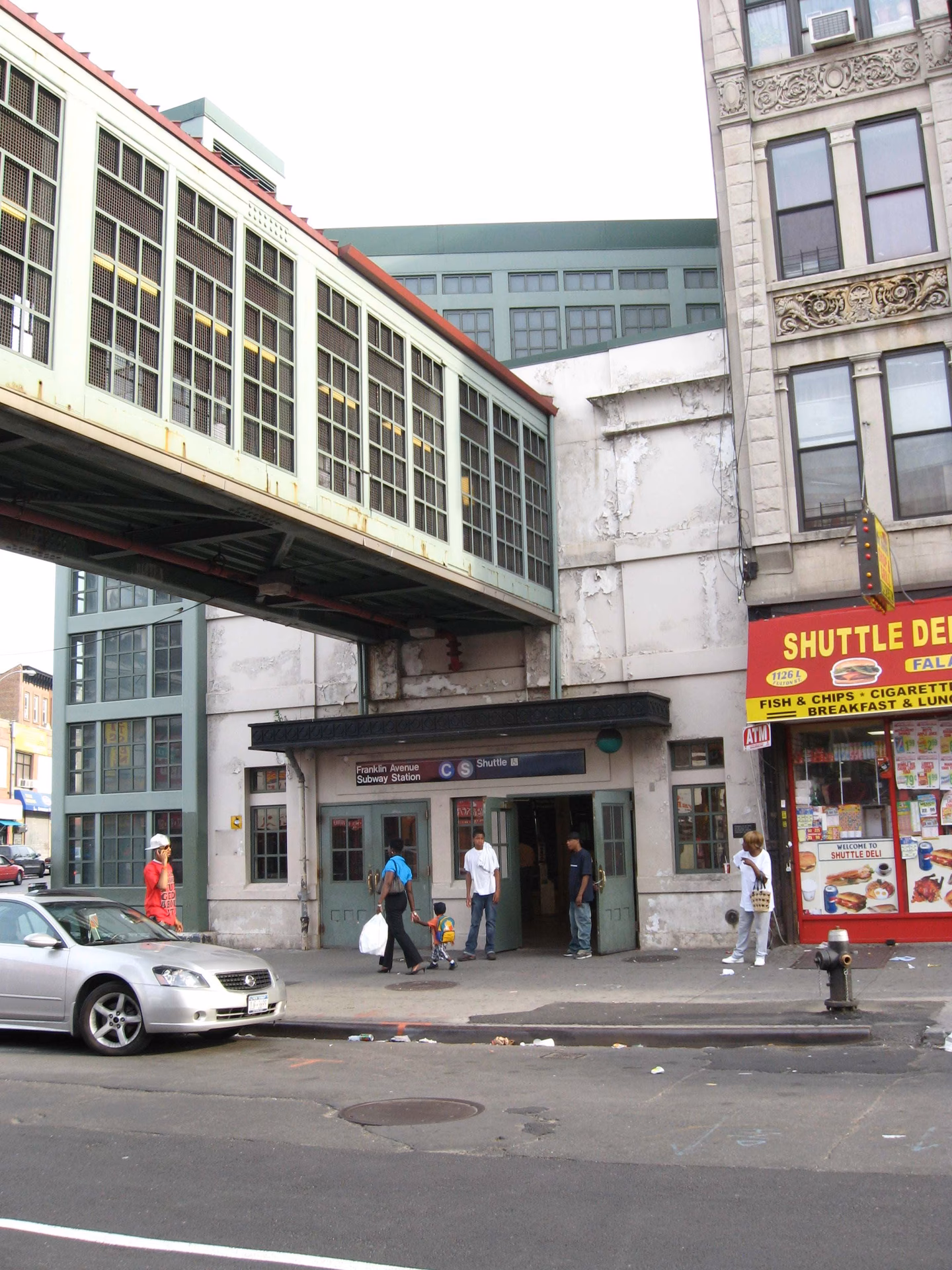 Who operates Frankley services on the M5?