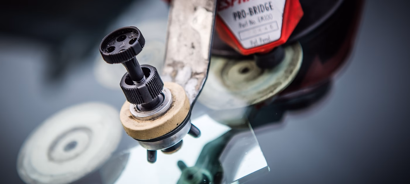 How do I claim a free windscreen repair?