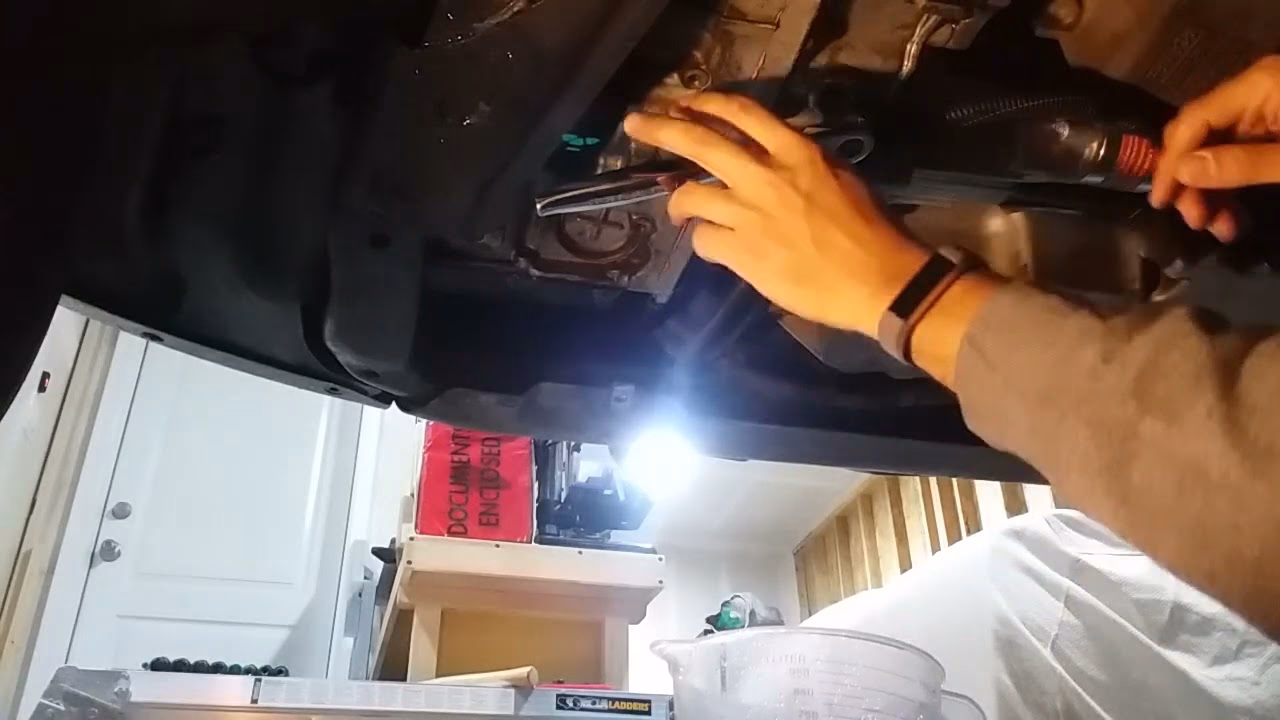 How often should LR2 transmission oil be replaced?