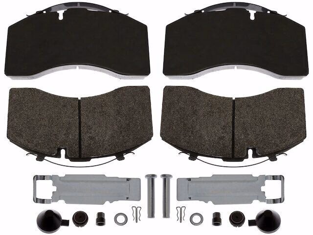 What accessories does a Freightliner Cascadia have?