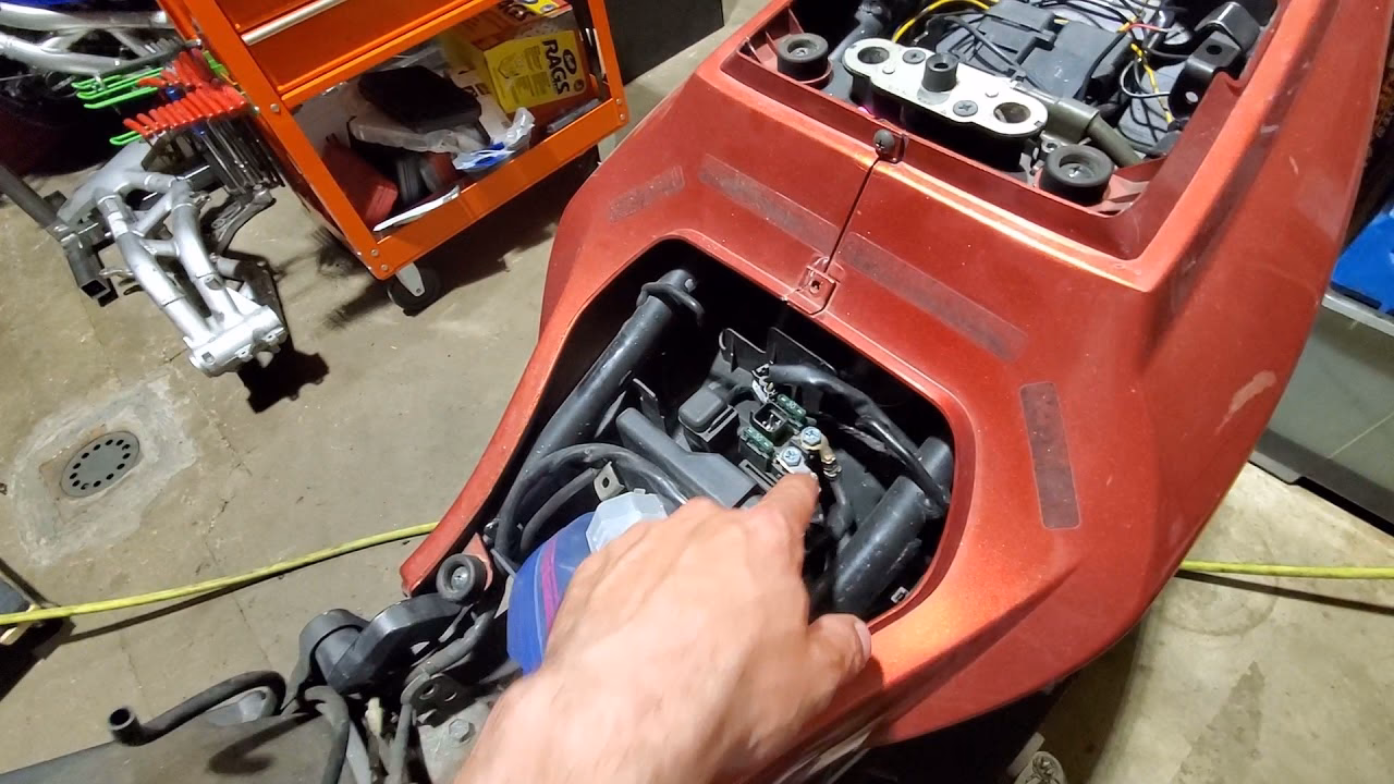 How do you start a SV650?