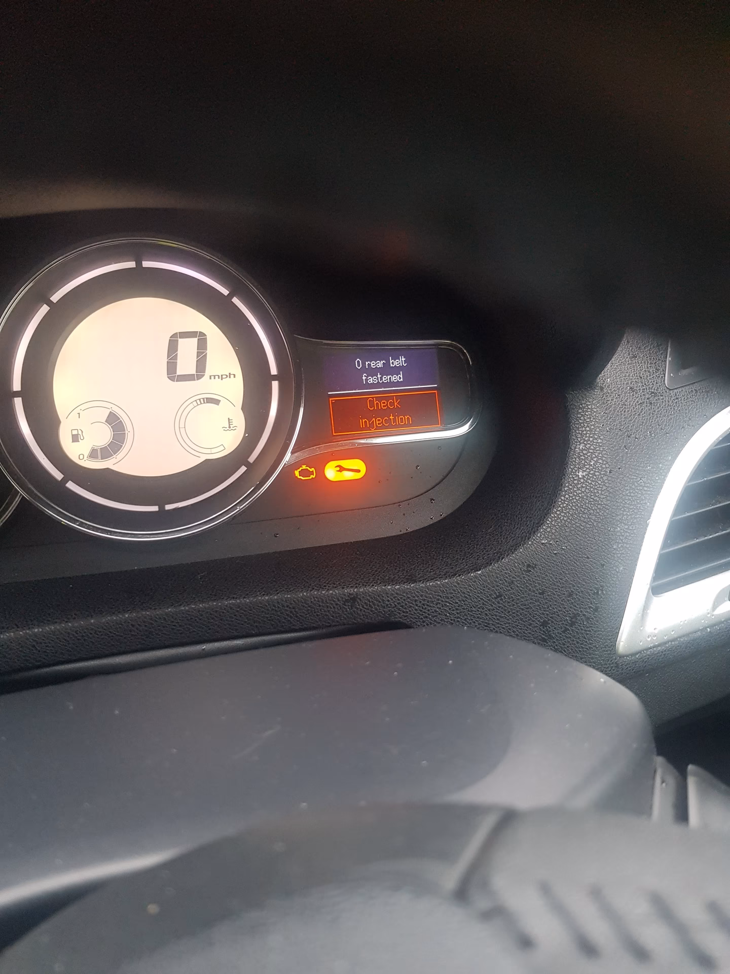 Why does my Renault Captur 2016 have warning lights flashing on?