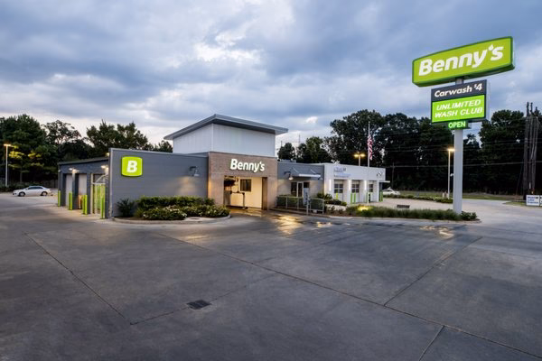 How much does a car wash cost in Baton Rouge?