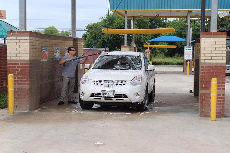 Is bucees Katy a good car wash?