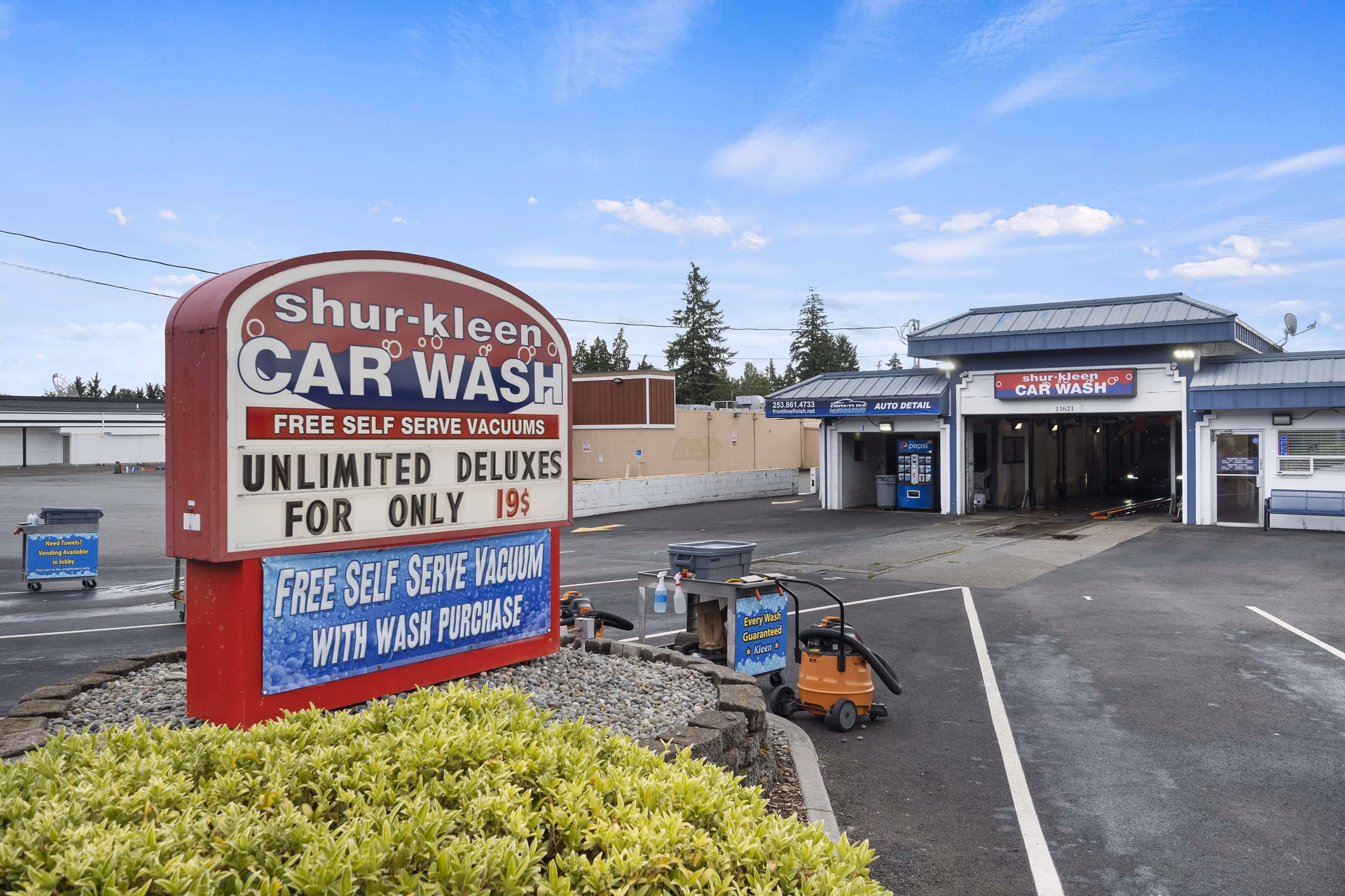 Where can I wash my car in Lakewood?