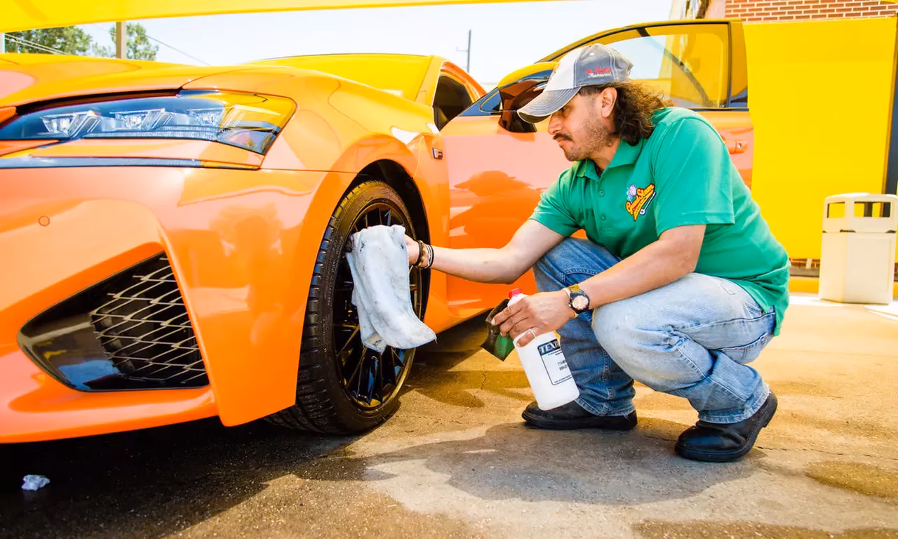 What are Lucky Car Wash's hours of operation?