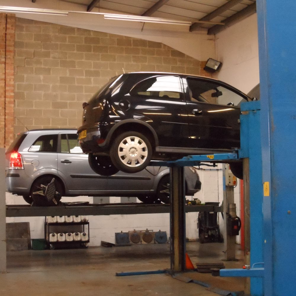 Is Nev's fix it a RAC approved garage in Tonbridge?