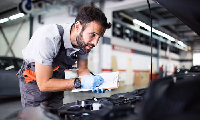 What services does Vertu Kia Edinburgh offer?