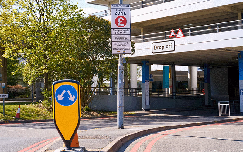 How do I pay a drop-off charge at Gatwick Airport?