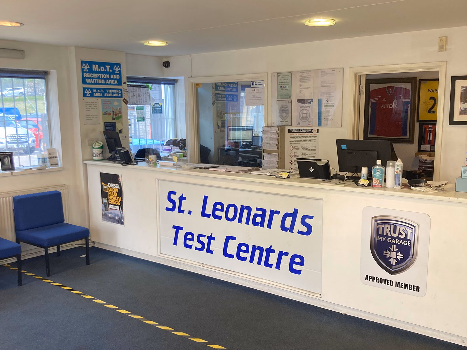 What types of vehicles do RDS (Hastings) limited offer MOT tests?